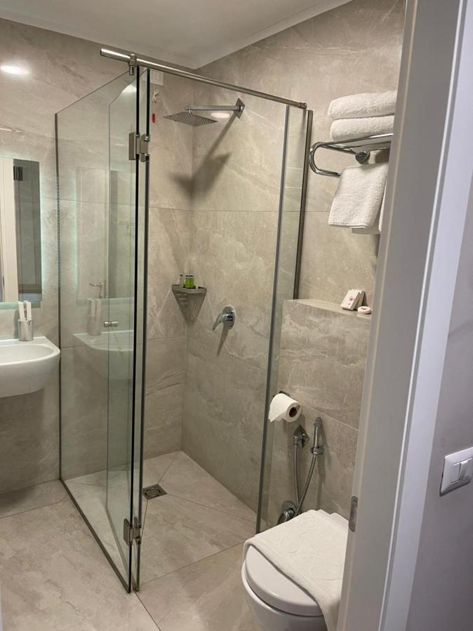 Light Hotel 3*