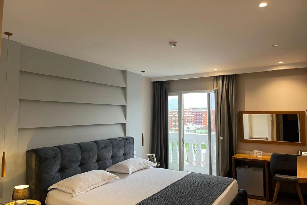 Hotel Light 3*