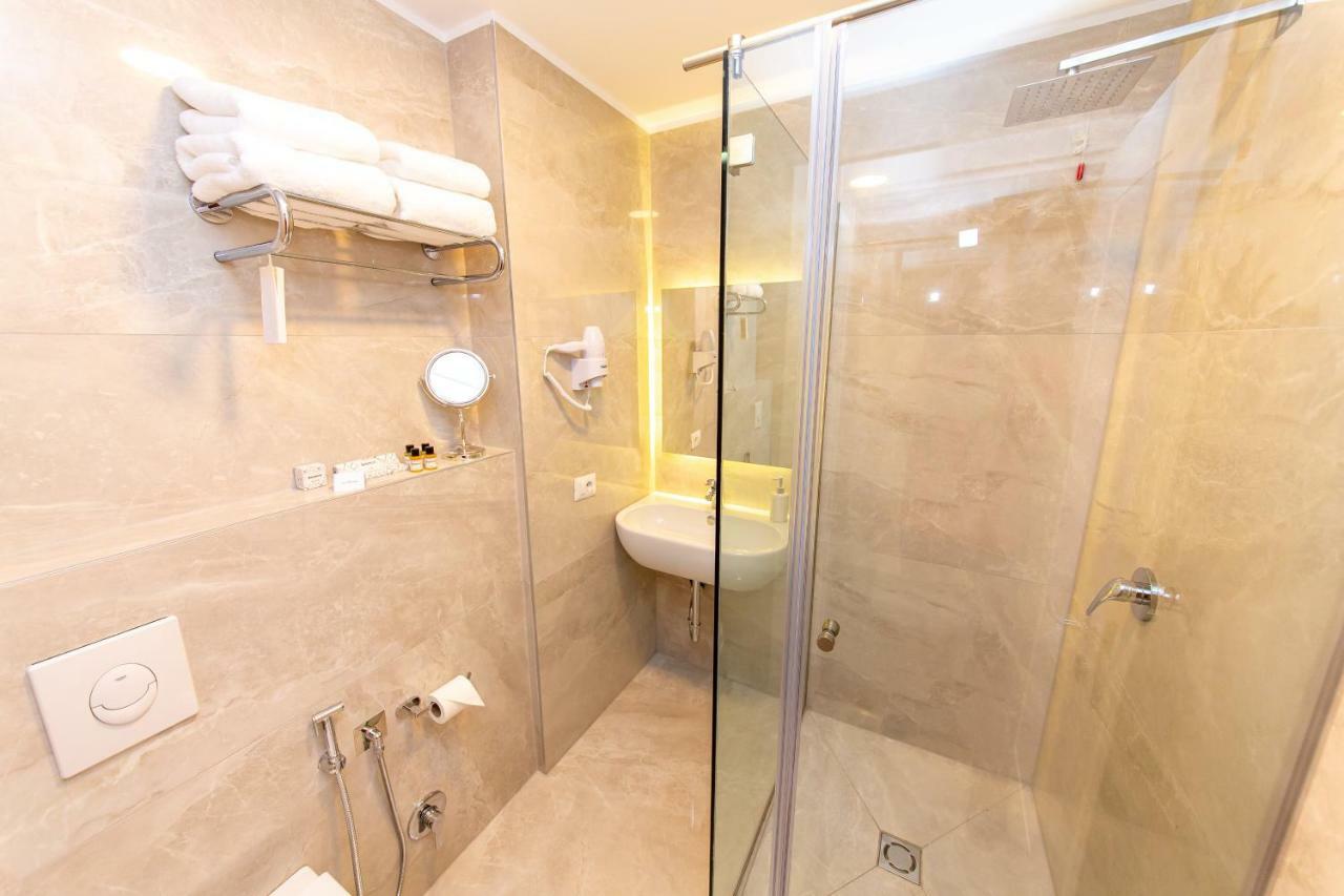Hotel Light Tirana
