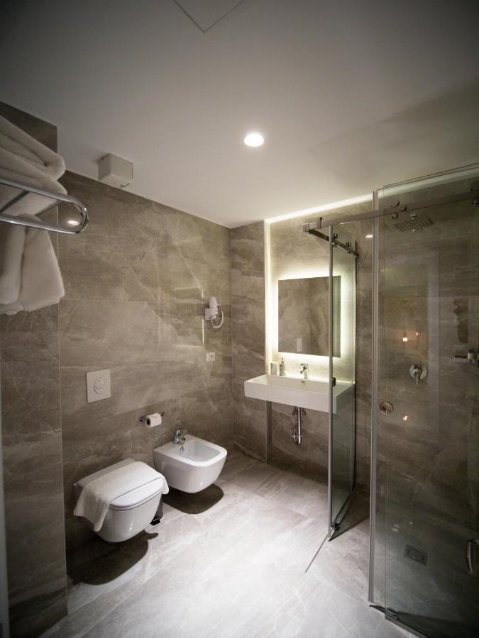 Light Hotel Tirana